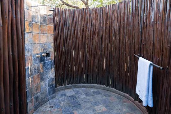 Phalaborwa Safari Park, A Forever Resort: 4-Sleeper Chalet. 2 bedrooms (1 queen bed, 2 single beds)